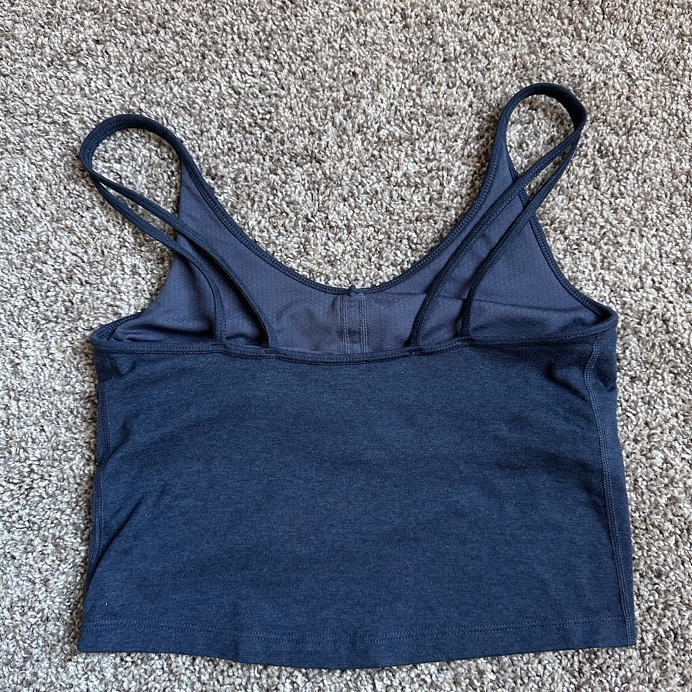 Vuori Performance Crop Tank Blue Heather - Picture 2 of 2